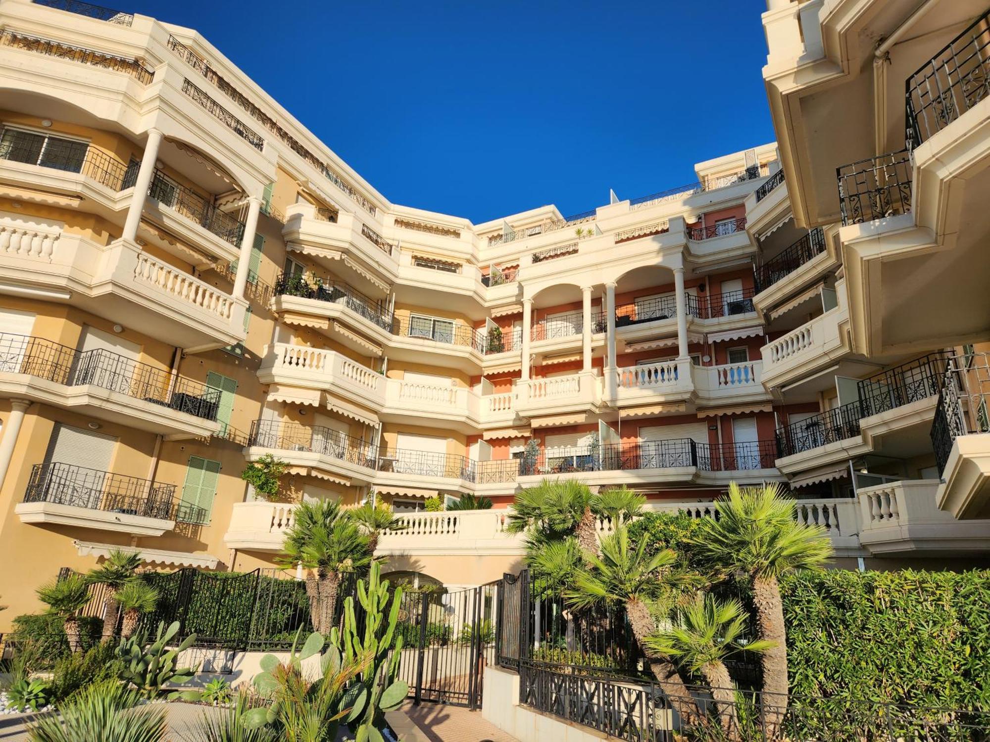 Exclusive Panoramic Sea View In Victoria Beach Menton Luaran gambar